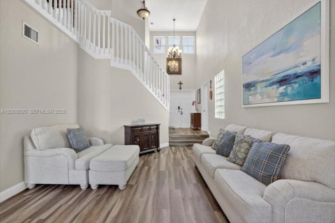 House in Miramar, Florida 3 bedrooms, 163.6 sq.m. № 2072823 - photo 6