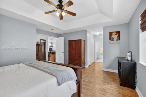 House in Miramar, Florida 3 bedrooms, 163.6 sq.m. № 2072823 - photo 24