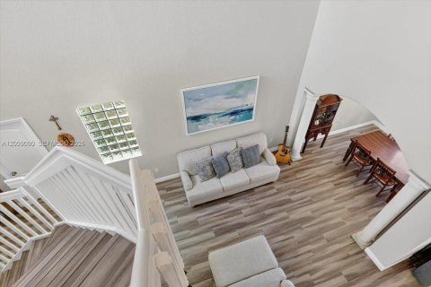 House in Miramar, Florida 3 bedrooms, 163.6 sq.m. № 2072823 - photo 19