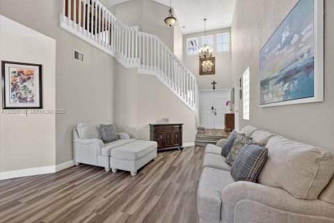 House in Miramar, Florida 3 bedrooms, 163.6 sq.m. № 2072823 - photo 8