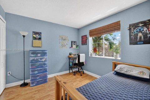 House in Miramar, Florida 3 bedrooms, 163.6 sq.m. № 2072823 - photo 28