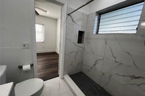 Apartamento en alquiler en Miami, Florida, 2 dormitorios, 60.39 m2 № 2058595 - foto 9