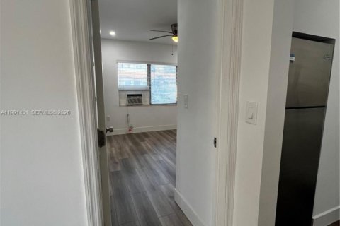 Apartamento en alquiler en Miami, Florida, 2 dormitorios, 60.39 m2 № 2058595 - foto 12