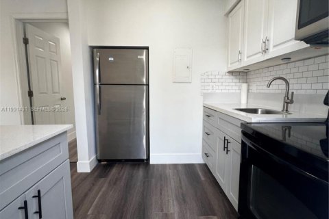 Apartamento en alquiler en Miami, Florida, 2 dormitorios, 60.39 m2 № 2058595 - foto 11