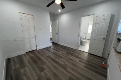 Apartamento en alquiler en Miami, Florida, 2 dormitorios, 60.39 m2 № 2058595 - foto 14