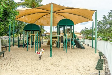 Снять в аренду виллу или дом в Уэстон, Флорида 4 спальни, 167.41м2, № 2004478 - фото 24