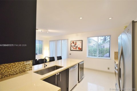 Снять в аренду виллу или дом в Уэстон, Флорида 4 спальни, 167.41м2, № 2004478 - фото 18