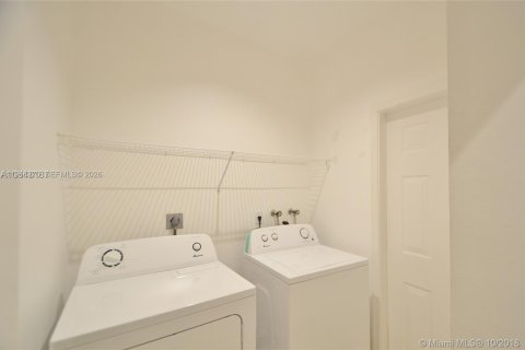 Снять в аренду виллу или дом в Уэстон, Флорида 4 спальни, 167.41м2, № 2004478 - фото 12