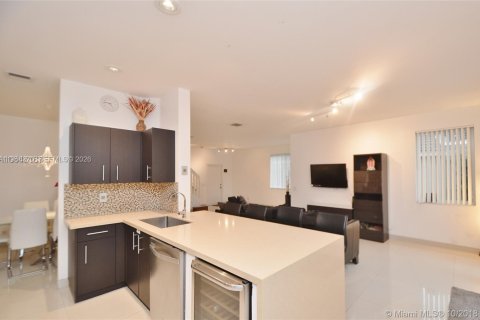 Снять в аренду виллу или дом в Уэстон, Флорида 4 спальни, 167.41м2, № 2004478 - фото 2