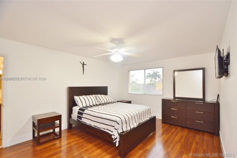 Снять в аренду виллу или дом в Уэстон, Флорида 4 спальни, 167.41м2, № 2004478 - фото 17