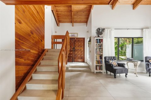 Casa en venta en Miami Shores, Florida, 3 dormitorios, 275.64 m2 № 1955906 - foto 12