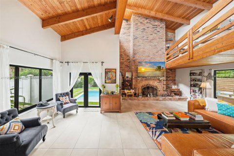 Casa en venta en Miami Shores, Florida, 3 dormitorios, 275.64 m2 № 1955906 - foto 4