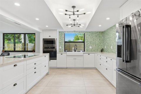 Купить виллу или дом в Майами-Шорс, Флорида 3 спальни, 275.64м2, № 1955906 - фото 18