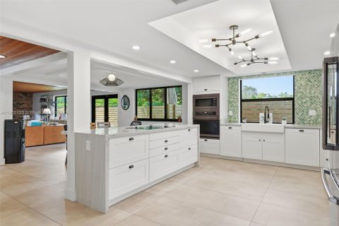 Купить виллу или дом в Майами-Шорс, Флорида 3 спальни, 275.64м2, № 1955906 - фото 17