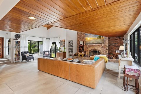 Casa en venta en Miami Shores, Florida, 3 dormitorios, 275.64 m2 № 1955906 - foto 13