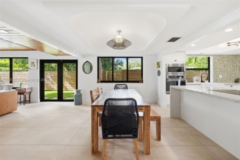Casa en venta en Miami Shores, Florida, 3 dormitorios, 275.64 m2 № 1955906 - foto 24