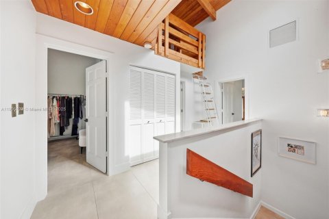 Casa en venta en Miami Shores, Florida, 3 dormitorios, 275.64 m2 № 1955906 - foto 29