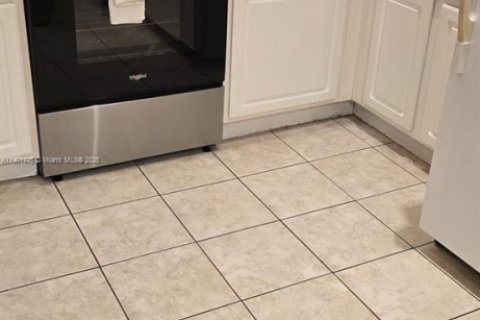 Купить кондоминиум в Дэвенпорт, Флорида 3 спальни, № 1966095 - фото 2