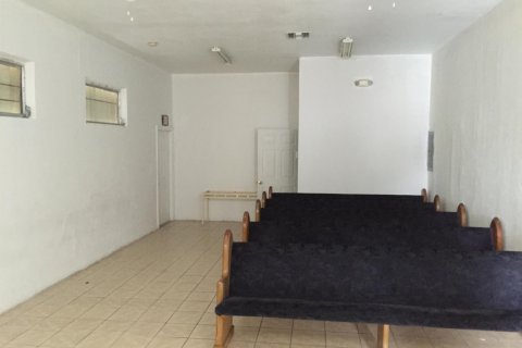 Commercial property in West Palm Beach, Florida № 103171 - photo 1
