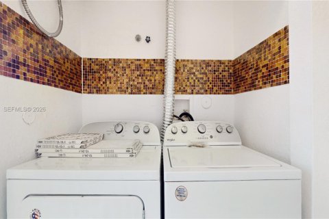 Copropriété à louer à Sunrise, Floride: 3 chambres, 130.9 m2 № 2040473 - photo 17