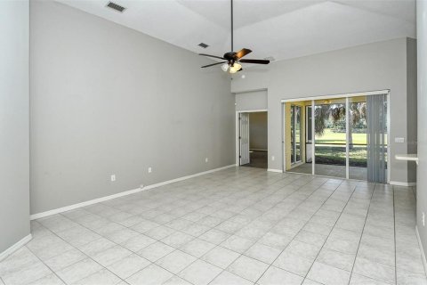 House in Bradenton, Florida 3 bedrooms, 191.84 sq.m. № 1819480 - photo 5