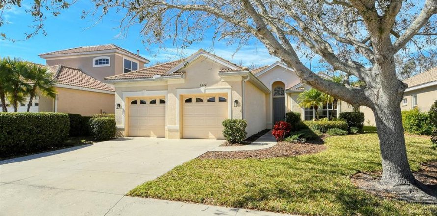 House in Bradenton, Florida 3 bedrooms, 191.84 sq.m. № 1819480