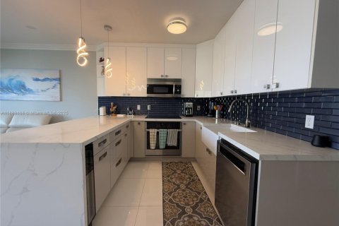 Copropriété à vendre à Hallandale Beach, Floride: 1 chambre, 72.93 m2 № 1944279 - photo 7