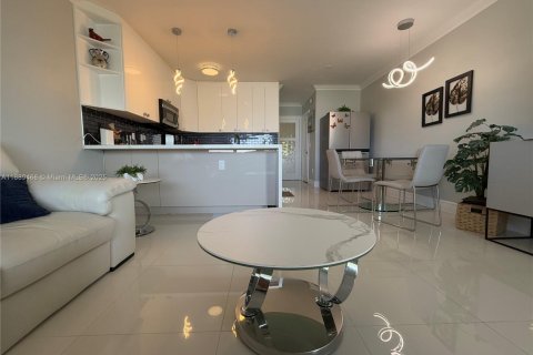 Copropriété à vendre à Hallandale Beach, Floride: 1 chambre, 72.93 m2 № 1944279 - photo 5