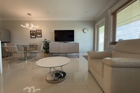 Copropriété à vendre à Hallandale Beach, Floride: 1 chambre, 72.93 m2 № 1944279 - photo 4