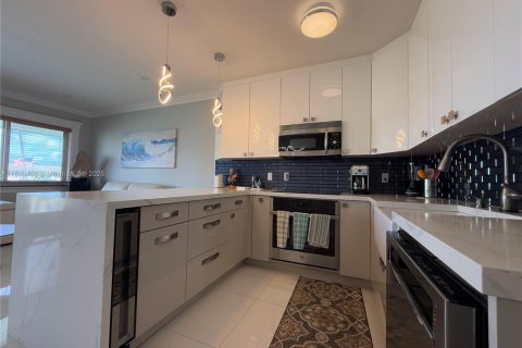 Copropriété à vendre à Hallandale Beach, Floride: 1 chambre, 72.93 m2 № 1944279 - photo 6