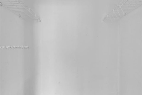 Condo in Miami, Florida, 2 bedrooms  № 2068340 - photo 18