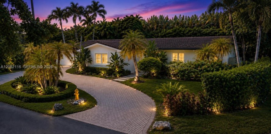 Villa ou maison à Coral Gables, Floride 4 chambres, 264.59 m2 № 2363779