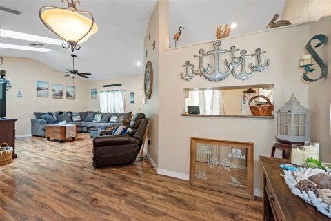 Condominio en venta en Weeki Wachee, Florida, 2 dormitorios, 120.03 m2 № 1510977 - foto 8