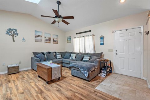 Condominio en venta en Weeki Wachee, Florida, 2 dormitorios, 120.03 m2 № 1510977 - foto 5