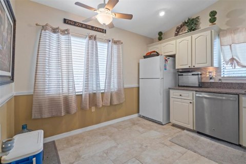 Condominio en venta en Weeki Wachee, Florida, 2 dormitorios, 120.03 m2 № 1510977 - foto 13