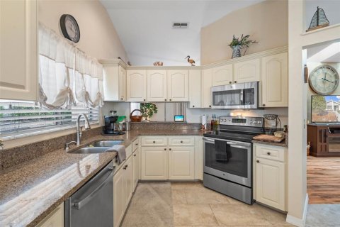 Condominio en venta en Weeki Wachee, Florida, 2 dormitorios, 120.03 m2 № 1510977 - foto 12