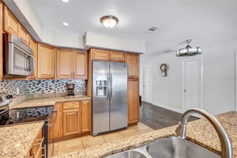 House in Seminole, Florida 4 bedrooms, 156.63 sq.m. № 1866244 - photo 25
