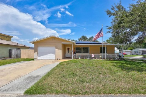 House in Seminole, Florida 4 bedrooms, 156.63 sq.m. № 1866244 - photo 3