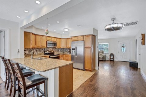 House in Seminole, Florida 4 bedrooms, 156.63 sq.m. № 1866244 - photo 22