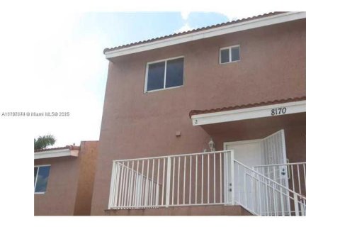 Купить кондоминиум в Майами, Флорида 2 спальни, 89.65м2, № 1686303 - фото 1