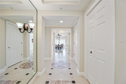 Condo in Punta Gorda, Florida, 3 bedrooms  № 243599 - photo 2