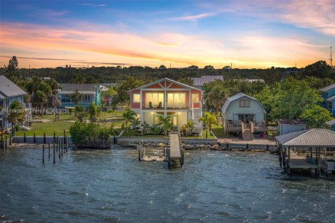 Casa en venta en Grant-Valkaria, Florida, 4 dormitorios, 188.96 m2 № 1779698 - foto 4