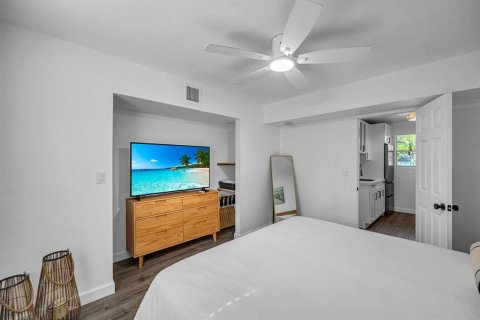 Commercial property in Fort Lauderdale, Florida 149.67 sq.m. № 2262191 - photo 21