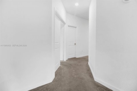 House in Miami, Florida 5 bedrooms, 302.12 sq.m. № 2051262 - photo 30