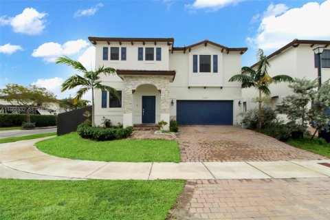 Villa ou maison à Miami, Floride 5 chambres, 302.12 m2 № 2051262