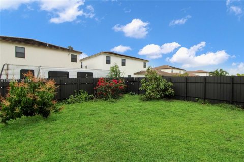House in Miami, Florida 5 bedrooms, 302.12 sq.m. № 2051262 - photo 9