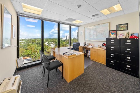 Propiedad comercial en venta en Miami Beach, Florida № 1984511 - foto 10