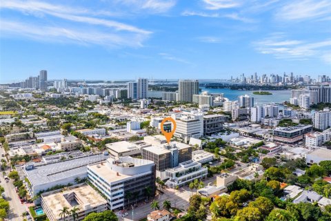Propiedad comercial en venta en Miami Beach, Florida № 1984511 - foto 29