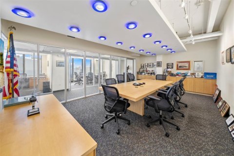 Propiedad comercial en venta en Miami Beach, Florida № 1984511 - foto 12