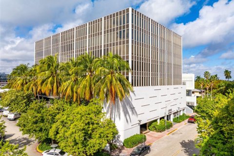 Propiedad comercial en venta en Miami Beach, Florida № 1984511 - foto 1
